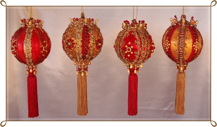 REd and gold Christmas Tree Ornaments